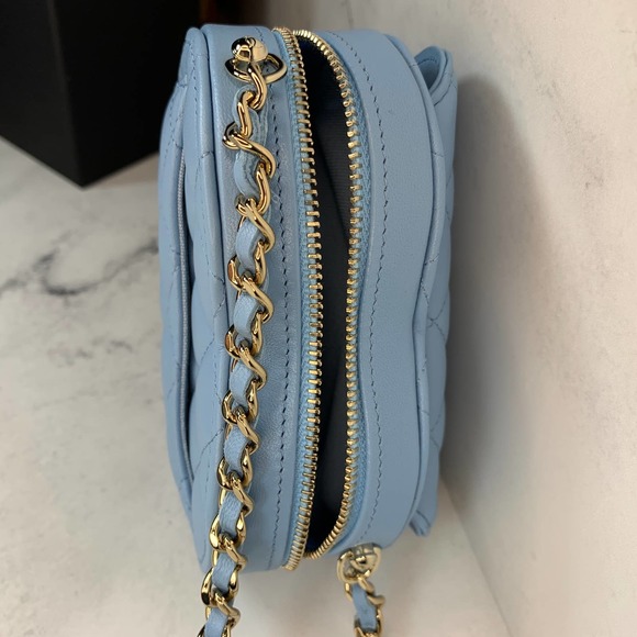 โโ NEW CHANEL 22S Mini Heart Bag CC light blue Lambskin Leather Crossbody bag - Picture 5 of 15